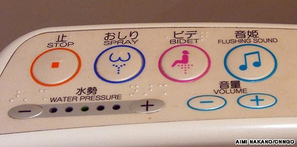 20. Japon kadınlar tuvaletteyken çıkardıkları seslerin duyulmasından utandıkları için sürekli sifonu çekiyorlardı; bu da su israfına neden oluyordu.