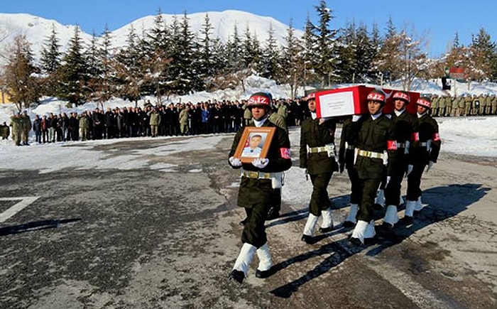 Hakkari ve Şırnak'ta Şehit Olan Polisler Son Yolculuklarına Uğurlandı