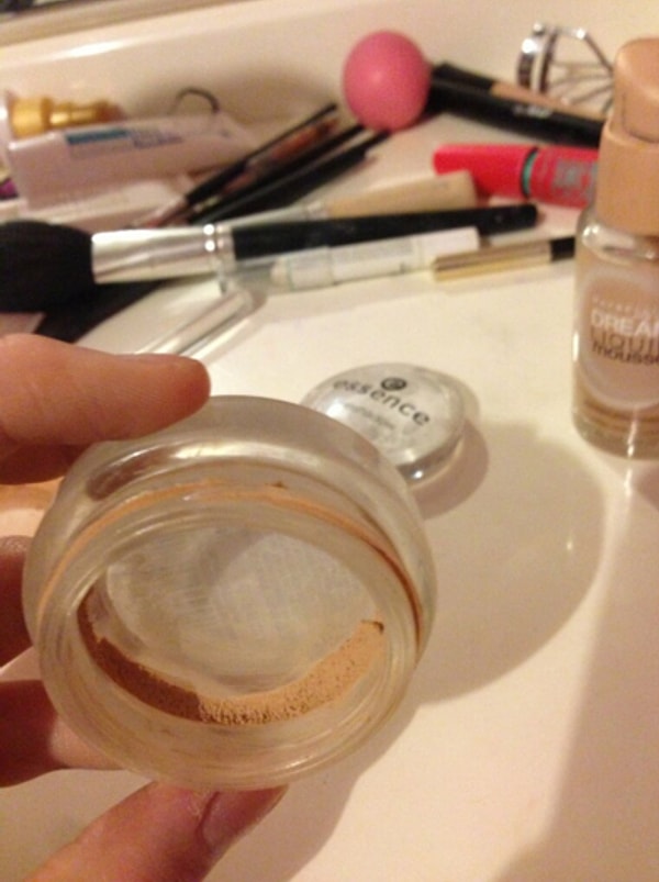 10. Радость, когда остатки пудры служат еще месяц: