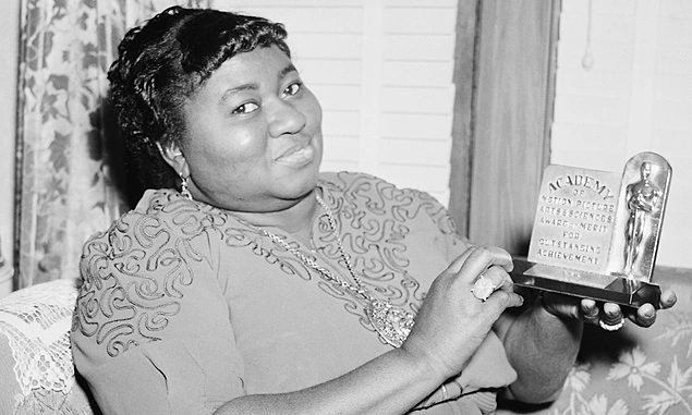 Rüzgâr Gibi Geçti filminde canlandırdığı Mammy karakteri ile En İyi Yardımcı Kadın Oyuncu dalında kazanan Hattie McDaniel, Oscar kazanan ilk siyahi oyuncudur.