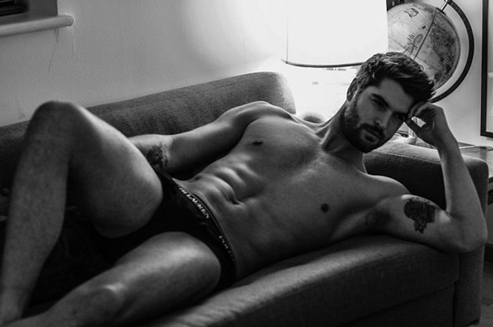 Yakışıklılığını Sonuna Kadar Konuşturan ve Akılları Baştan Alan Ünlü Model: Nick Bateman