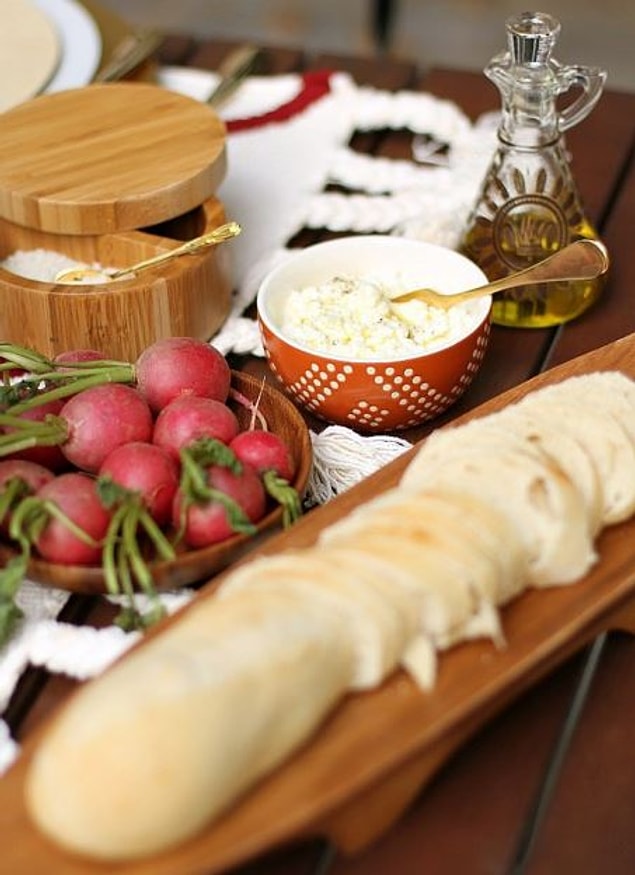 11. Fransız bagetleri zengin içeriği ile hem kahvaltılık hem de öğün yemeklerinin yanında yenilebilen, günlük olarakta tercih edilebilecek ekmeklerdendir.