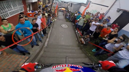 Kolombiya Sokaklarının Altını Üstüne Getiren Korkusuz Dağ Bisikletçisi