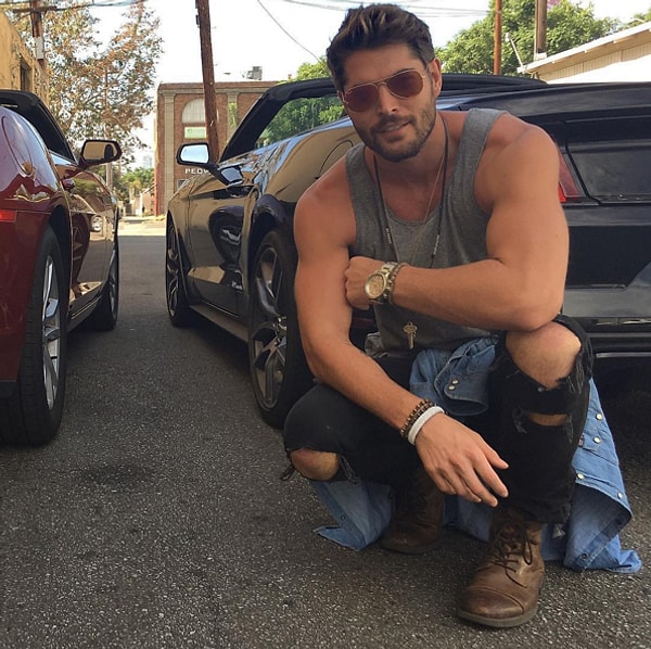 32. Его ежедневные фотосессии не заканчиваются и ...