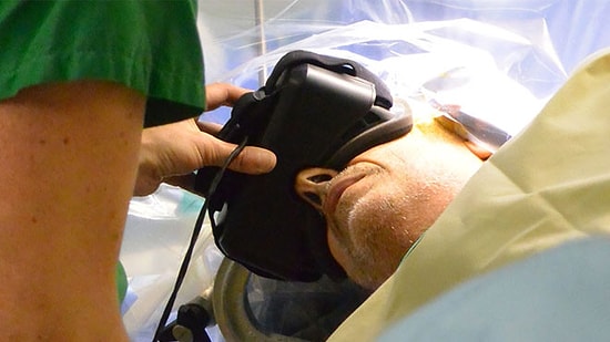 Sanal Gerçeklik Gözlüğüyle Beyin Ameliyatı Gerçekleştirildi