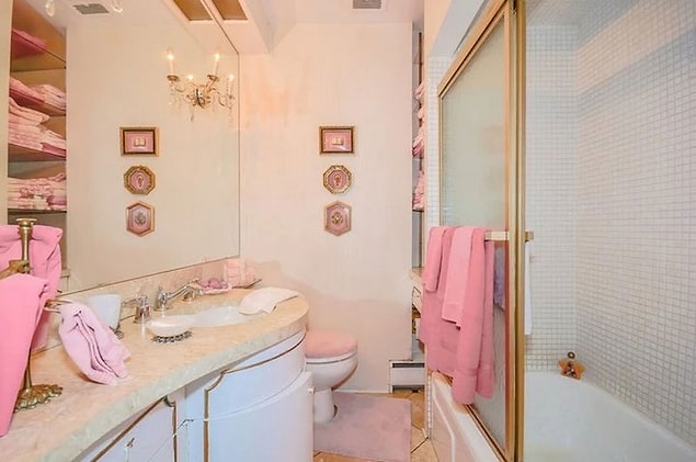 12. Üst katta yer alan banyo...