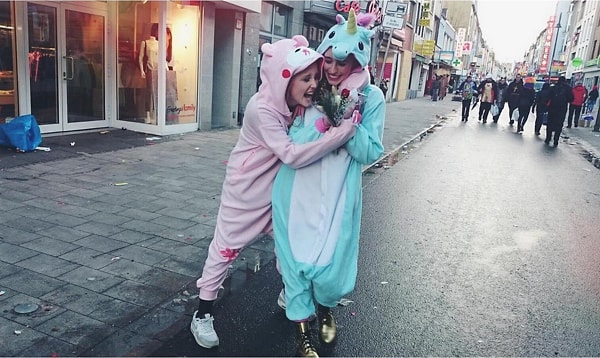 16. Но, несмотря ни на что, они тебя любят...