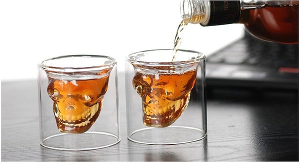 20. Стаканы для виски "Череп"