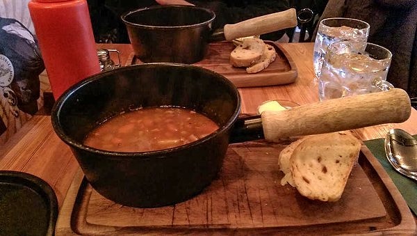 11. Ешь прямо с кастрюли