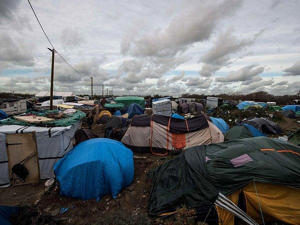 Fransa'nın Calais kentindeki kampın tahliye edilmesi bekleniyor