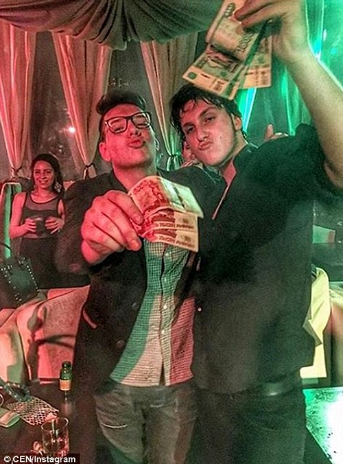 Lüks Arabaları, Evleri ve Özel Uçaklarıyla Instagramda Boy Gösteren Rusya'nın Zengin Çocukları
