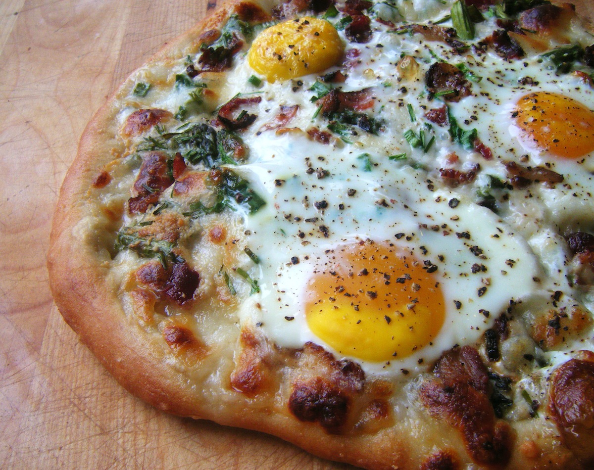 Peynirli ve brokolili pizza tarifi Peynirli ve brokolili pizza tarifi