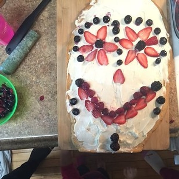 20. Фруктовая пицца для детей 🍕 🍓🍏🍇🍊? Не очень хорошая идея: