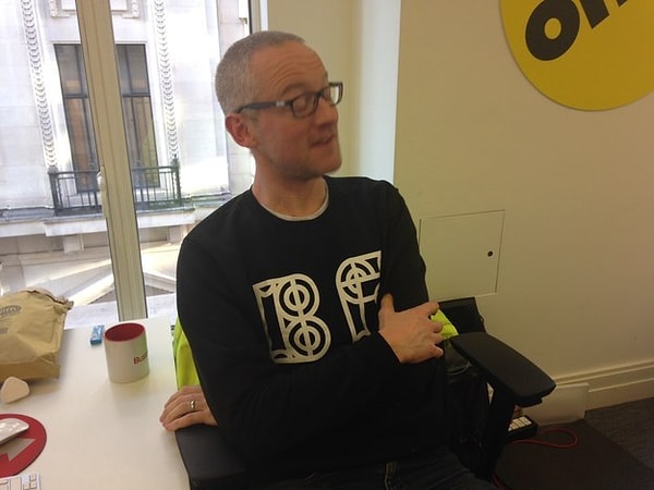 3. - Том, как ты думаешь, женщинам должны платить за выходные во время менструации?