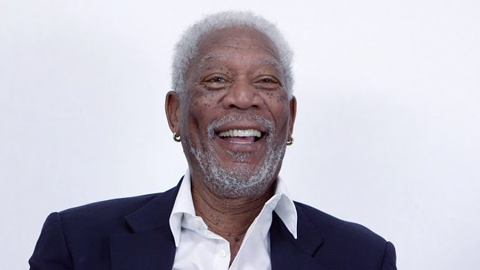 Morgan Freeman, Justin Bieber'ın 'Love Yourself' Şarkısını Dramatik Bir Şekilde Okuyor