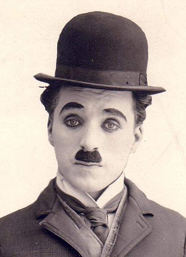 Charlie Chaplin gibi!
