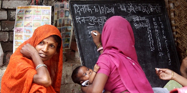 6. Более 1 миллиарда взрослых людей не умеют читать и писать и лишены какой-либо возможности обучаться, 2/3 из них - женщины.