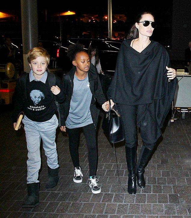 Geçtiğimiz günlerde, Jolie ve çocukları her zamanki gibi Los Angeles havaalanında görüntülendi.