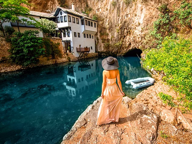 Благай Текке - монастырь Дервишей в Боснии и Герцеговине, где можно полюбоваться рекой Буна.