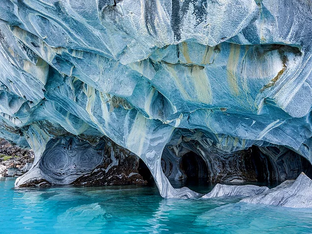 Мраморная пещера в Чили - разветвленная сеть пещер, сделанная из настоящего мрамора.