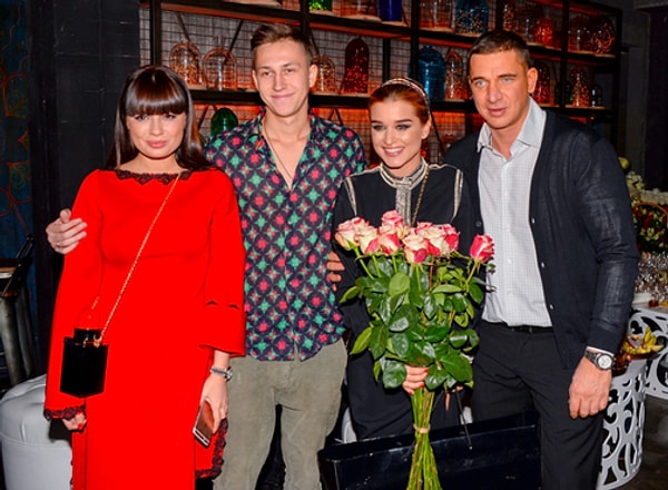 7. Нелли Ермолаева с женихом, Ксения Бородина и Курбан Омаров