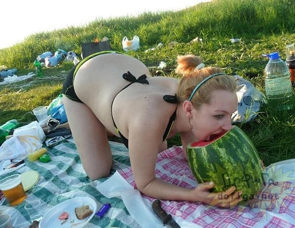 10. Похоже она вообще не знает что такое быть сексуальной 🍈