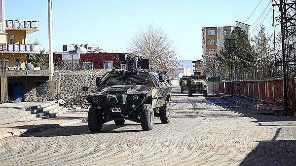1 haftadan bu yana kent merkezine asker, tank ve zırhlı araç sevkiyatı yapılıyordu
