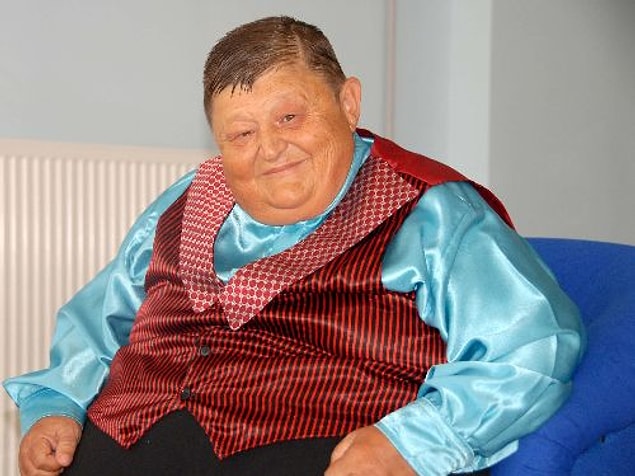 Nuri'nin yanaklar hiç değişmemiş.