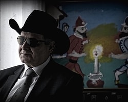 Eşref Armağan (d. 1953, İstanbul) doğuştan görme engelli Türk ressamdır. Yaşamı boyunca görmediği nesnelerin maket modellerine parmak uçlarıyla dokunarak onları başarıyla resmedebilmiştir