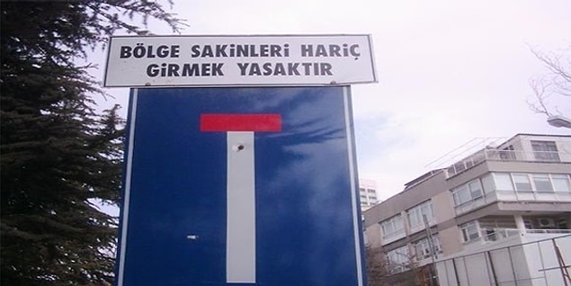11. Sokağı sahiplenen insanlar.