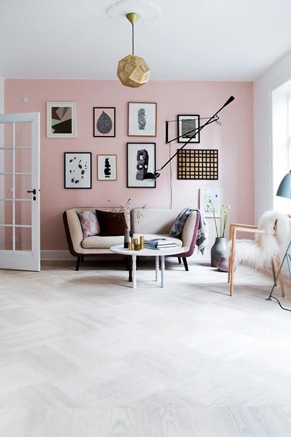 3. Мебель должна быть из светлого дерева.