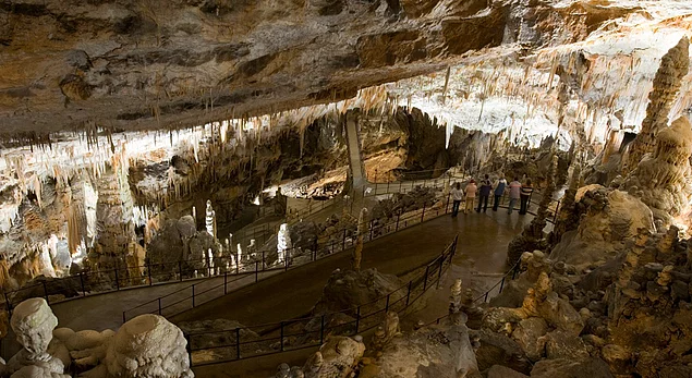 Bu mağara sistemi aynı zamanda dünyanın en çok ziyaret edilen mağaralarına da sahip.