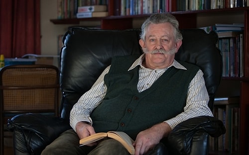 BBC kanalının "Antiques Road" izleyen emekli bir bilgi teknolojileri mühendisi, 18. yüzyıldan kalma bir kutunun üzerindeki şifreli mesajı 5 saatte çözdü. Mesajda ise küçük ama yürekten gelen bir armağanı temsilen “the gift is small but love is all” yazıyordu.