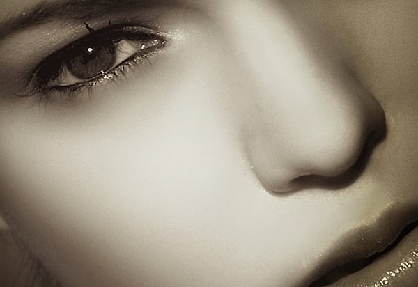 20. Когда парни смотрят порно, то больше внимания они обращают на лицо девушки. Да-да, не на грудь, не на попу, не даже на ноги, а именно на лицо!