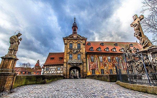 5. Bamberg II. Dünya Savaşı sonrası Amerika'nın işgal bölgesinde kalan şehirlerden bir tanesi. Bu yüzden şehirde halen 7500 kadar Amerikan askeri bulunmaktadır.