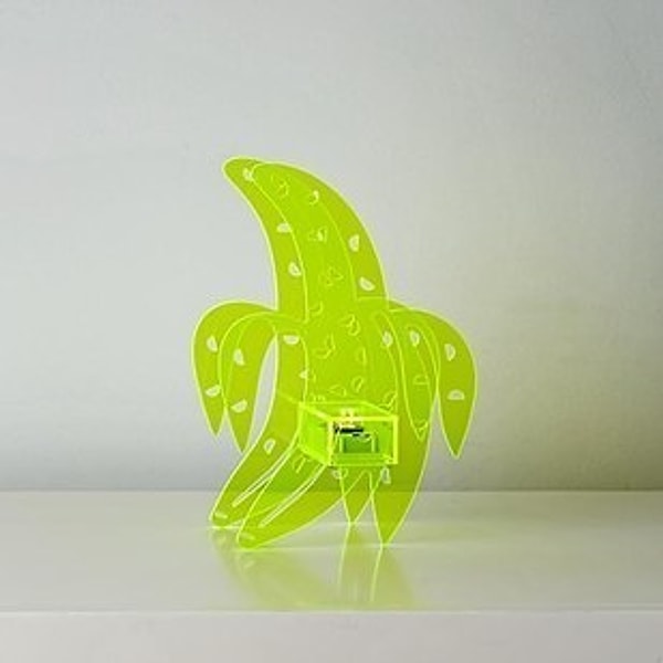 19. Простенький ночник в виде банана