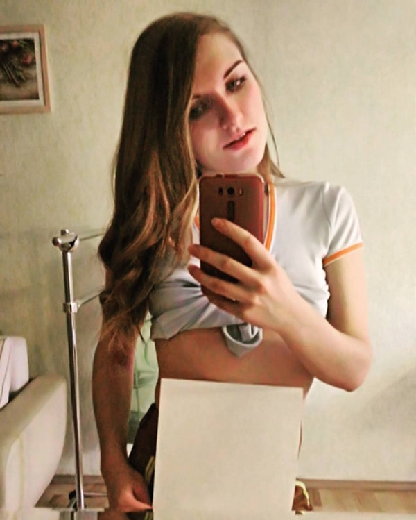 Девушки со всего мира начали настоящее соревнование - чья же талия тоньше?