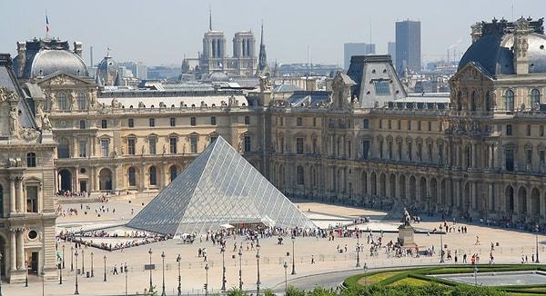 6. Louvre Müzesi