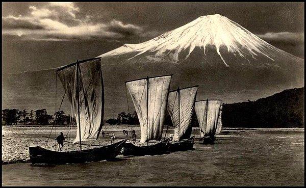 8. 1872 yılına kadar kadınların Fuji dağına tırmanması yasaktı.