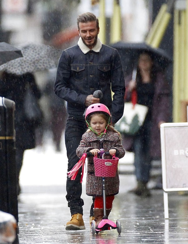 12. Как любой родитель, он старается доставить радость своим чадам,