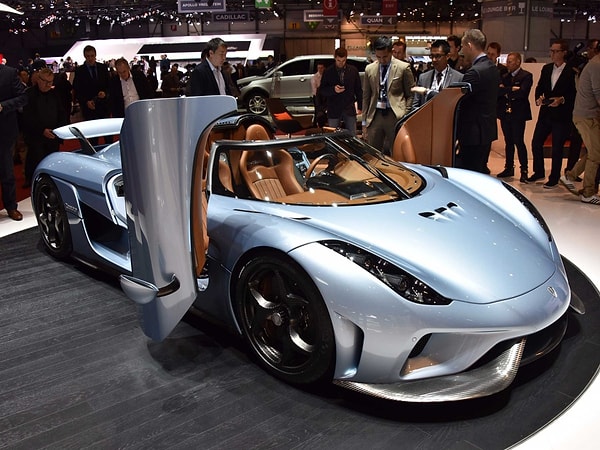 31. Шведская компания-производитель эксклюзивных автомобилей Koenigsegg должна представить новую версию Regera гибрида "Mega Car".
