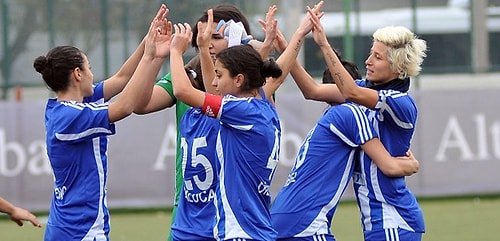 İzmir'de Futbol Kadınlardan Sorulur