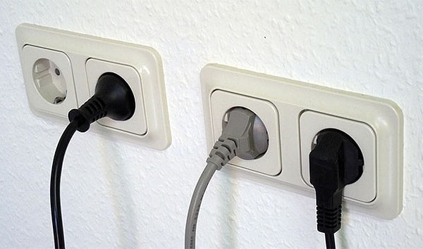 8. Если IPhone заряжается раз в день, в год он расходует 25 центов электричества.