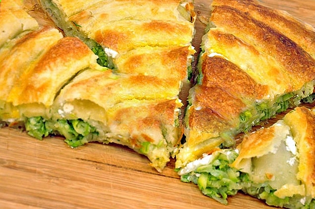 9. Pesto Soslu Kabaklı Börek