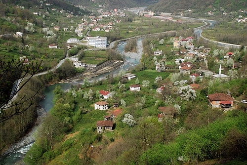 Mavi ile Yeşilin Buluştuğu Karadeniz'in İncisi Artvin'in Arhavi İlçesine Gelmek İçin 17 Sebep