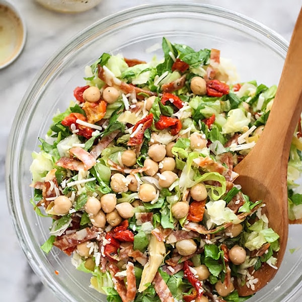 7. Продолжаем о бобовых: салат с нутом