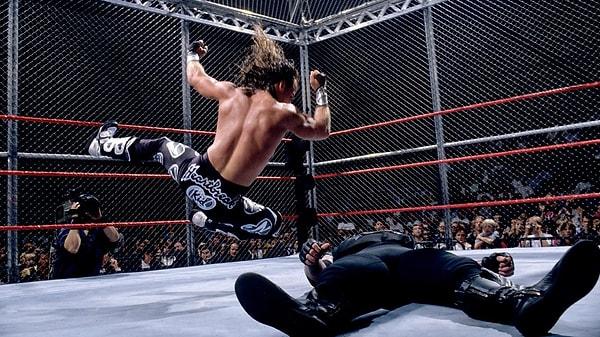 18. İlk Hell İn A Cell Maçı 1997'de Shawn Michaels İle Undertaker Arasında Geçmiştir.