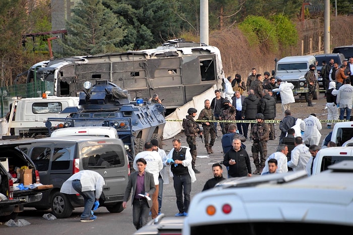 Diyarbakır'da Bombalı Araçla Saldırı: 7 Şehit