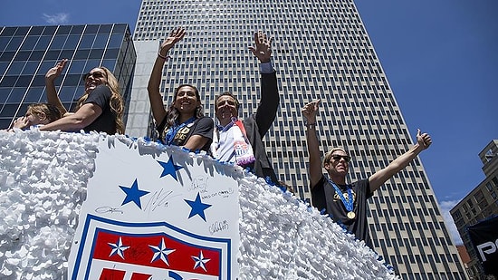 Kadın Futbolcular Erkeklerden Az Maaş Aldıkları İçin Federasyona Dava Açtı