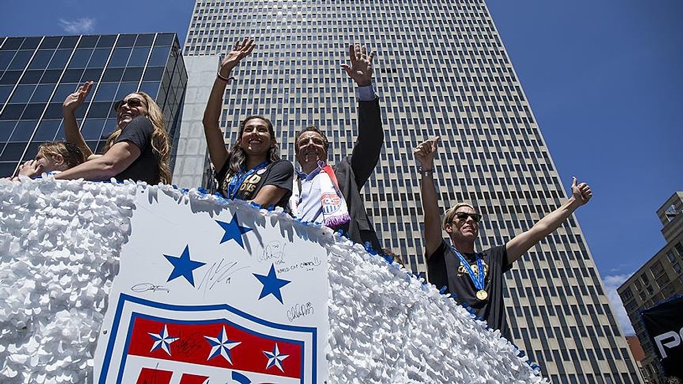 Kadın Futbolcular Erkeklerden Az Maaş Aldıkları İçin Federasyona Dava Açtı